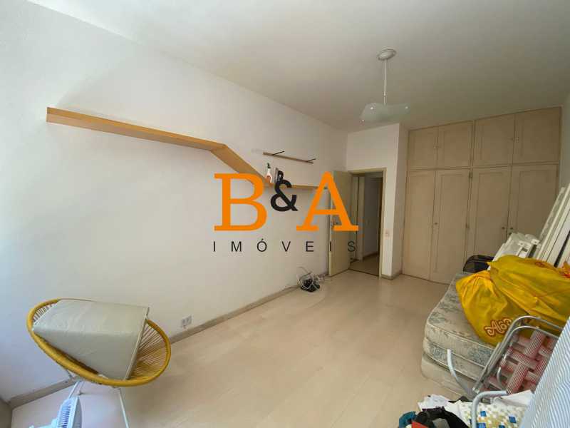 Apartamento à venda com 3 quartos, 210m² - Foto 9