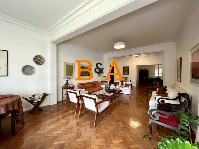 Apartamento à venda com 4 quartos, 206m² - Foto 2