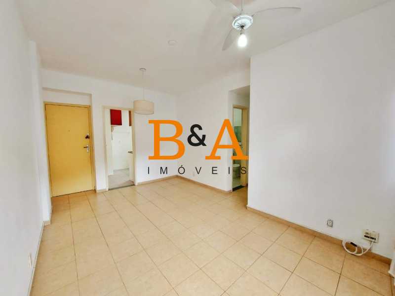 Apartamento à venda com 2 quartos, 70m² - Foto 2