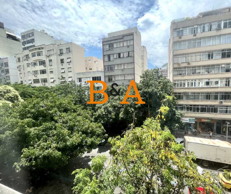 Apartamento à venda com 3 quartos, 150m² - Foto 2