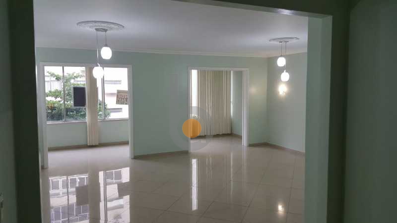 Apartamento à venda com 4 quartos, 210m² - Foto 2