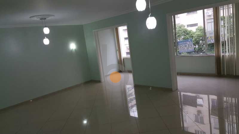 Apartamento à venda com 4 quartos, 210m² - Foto 1