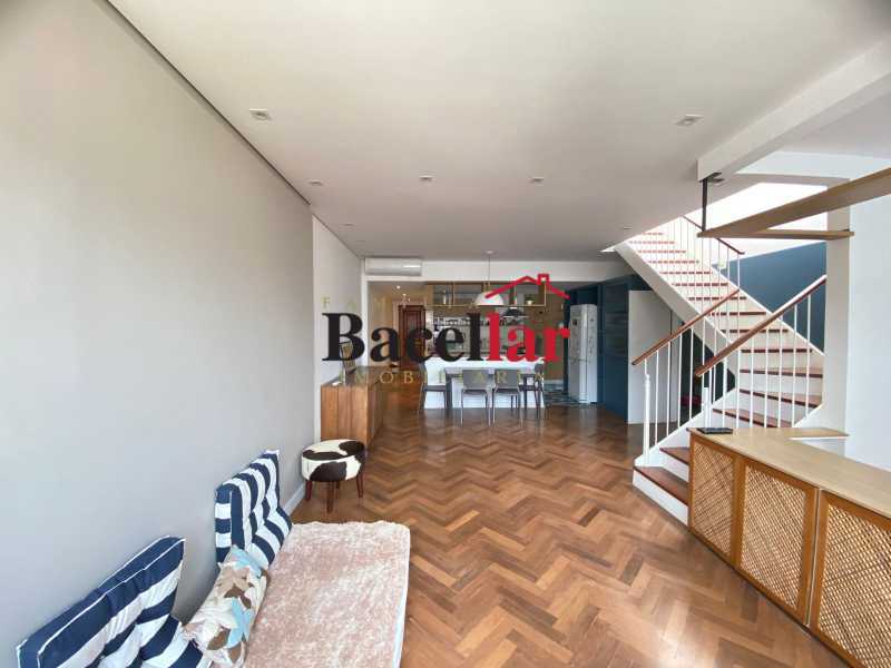 Cobertura, 2 quartos, 210 m² - Foto 1