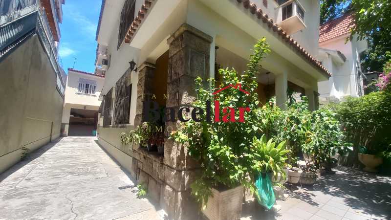 Casa, 3 quartos, 226 m² - Foto 1