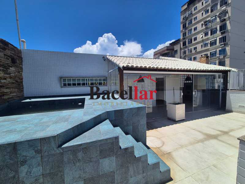 Cobertura, 3 quartos, 212 m² - Foto 2