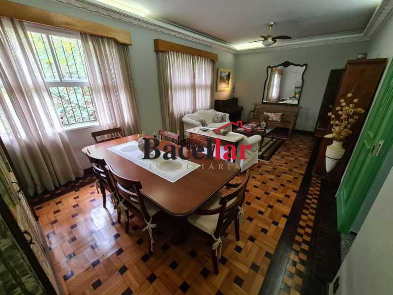 Casa, 4 quartos, 237 m² - Foto 1