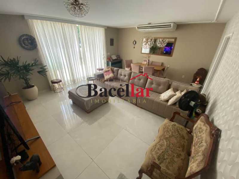 Casa, 4 quartos, 303 m² - Foto 1