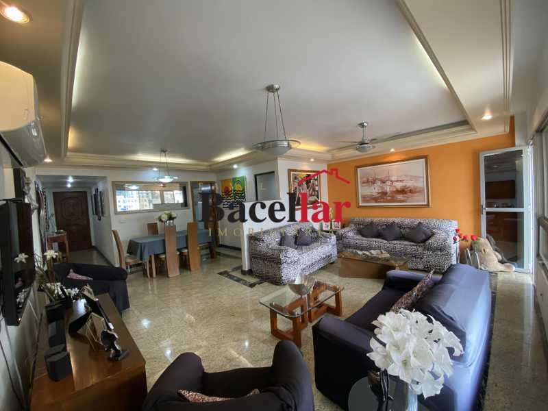 Apartamento, 3 quartos, 145 m² - Foto 2