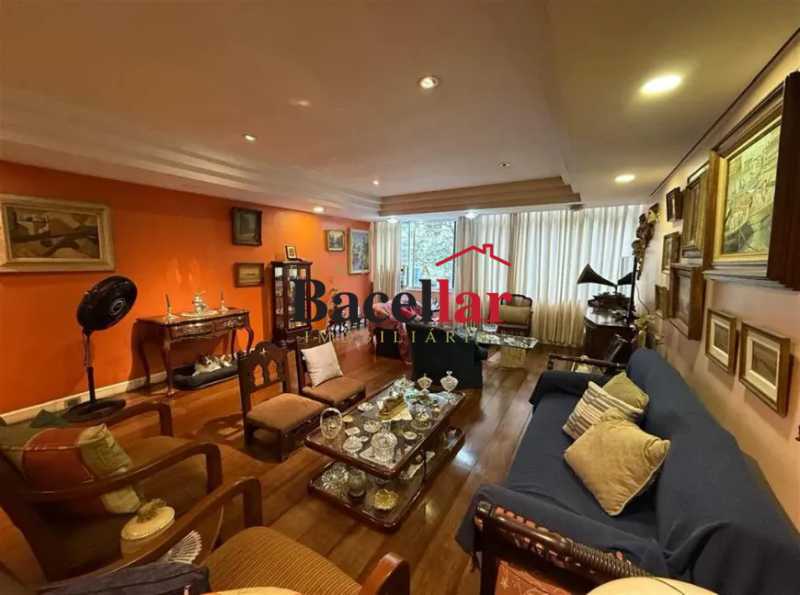 Apartamento, 3 quartos, 224 m² - Foto 2