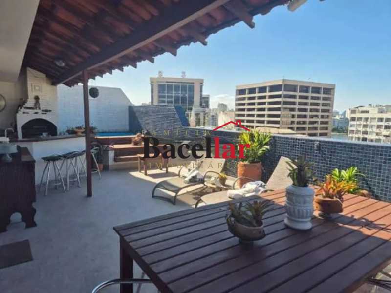 Cobertura, 3 quartos, 209 m² - Foto 1
