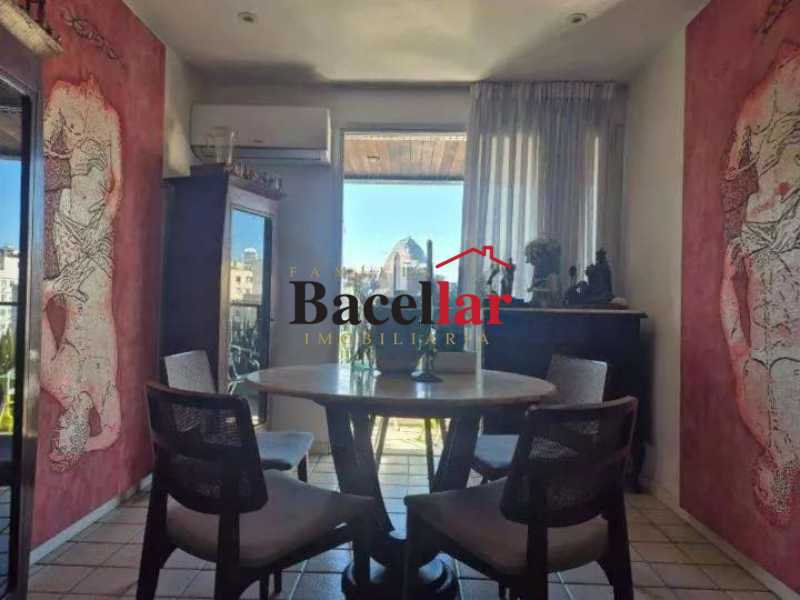 Cobertura, 3 quartos, 209 m² - Foto 9