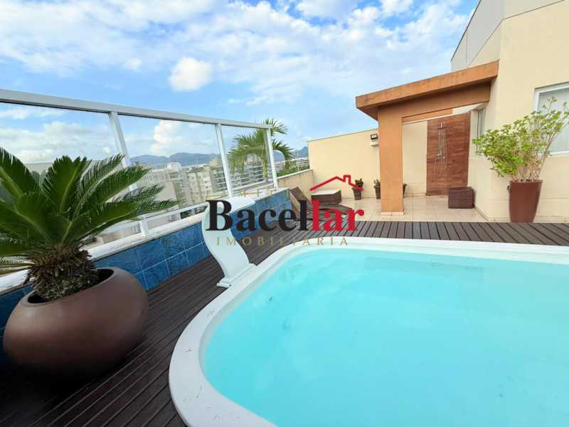 Cobertura, 3 quartos, 230 m² - Foto 2