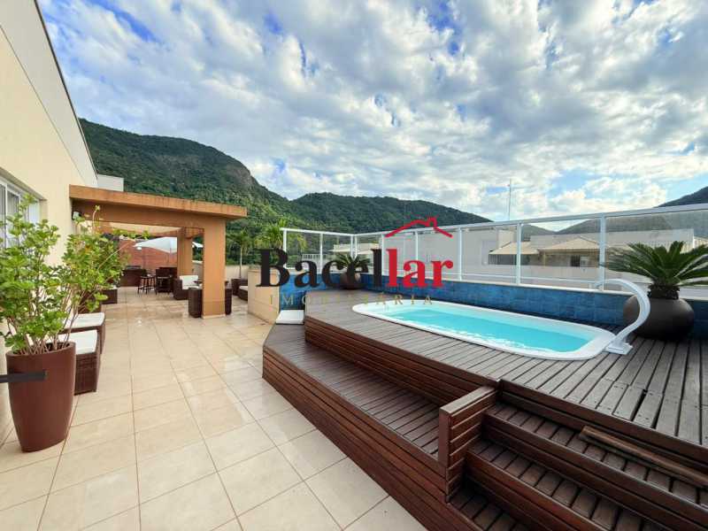 Cobertura, 3 quartos, 230 m² - Foto 1