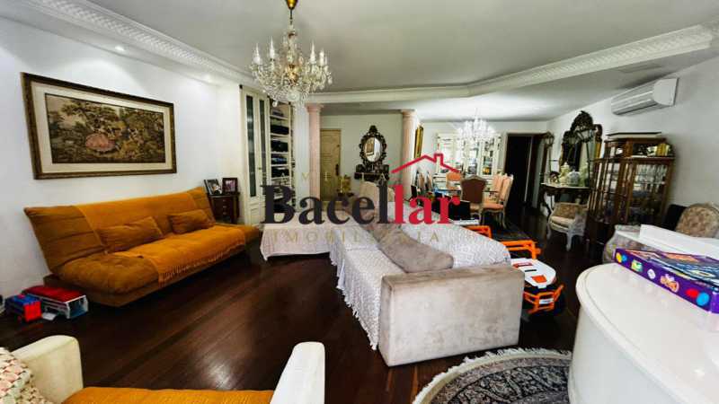 Apartamento, 4 quartos, 195 m² - Foto 2