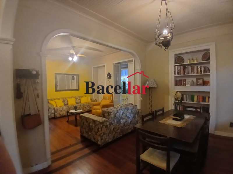 Casa, 4 quartos, 204 m² - Foto 1