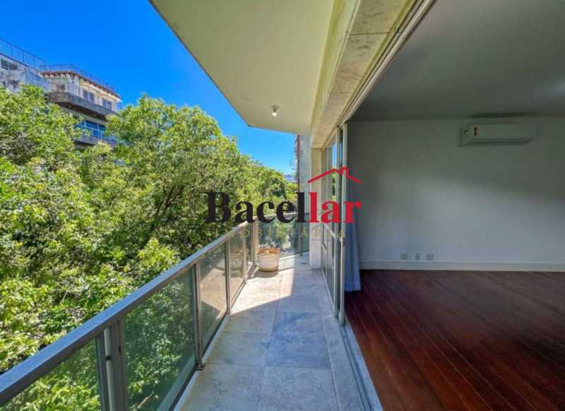 Apartamento, 3 quartos, 150 m² - Foto 2