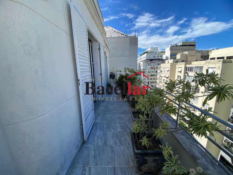 Cobertura, 3 quartos, 210 m² - Foto 3
