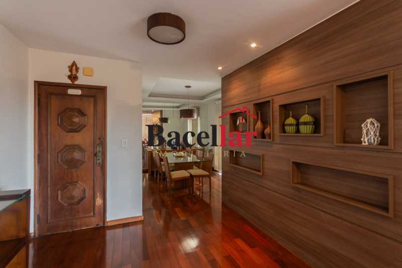 Cobertura, 3 quartos, 243 m² - Foto 2