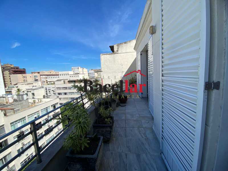 Cobertura, 3 quartos, 210 m² - Foto 2