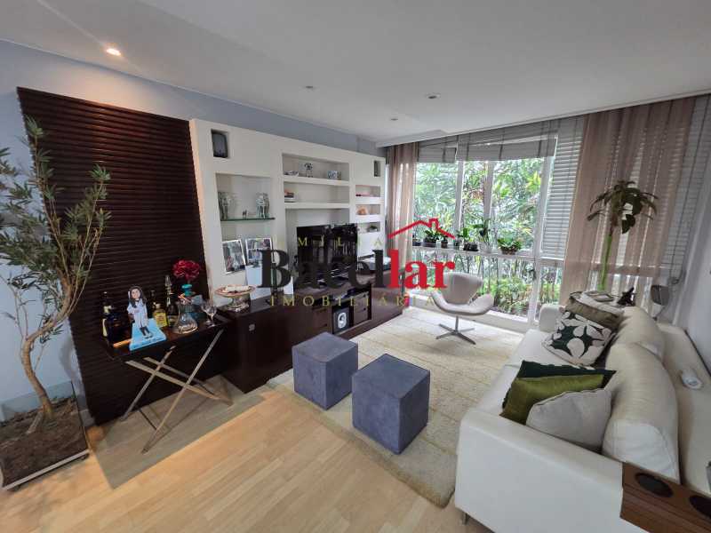 Apartamento, 3 quartos, 130 m² - Foto 2