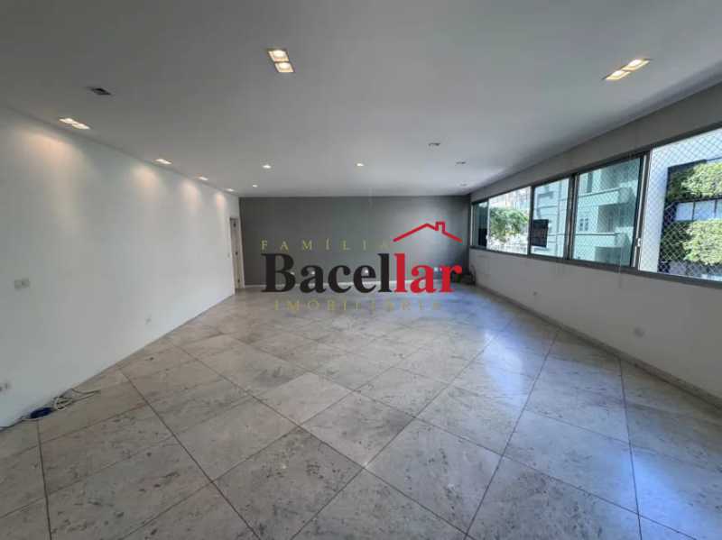 Apartamento, 3 quartos, 250 m² - Foto 1