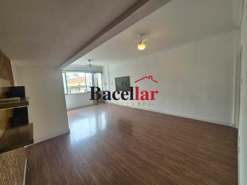 Apartamento, 3 quartos, 134 m² - Foto 2