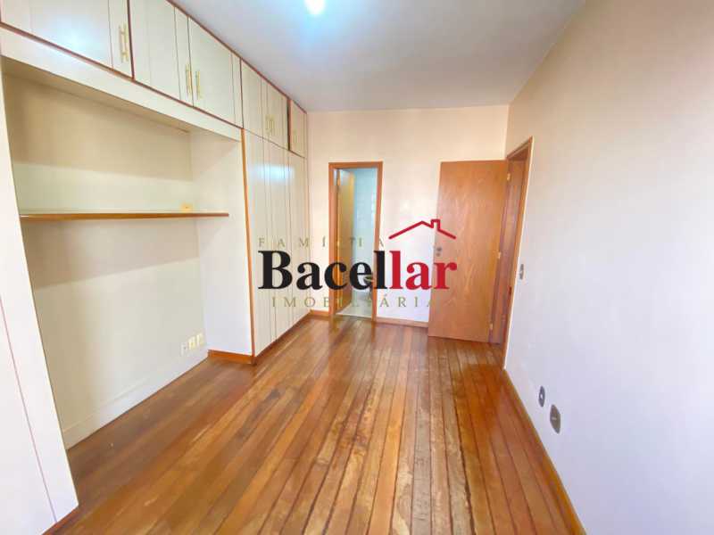 Cobertura, 3 quartos, 215 m² - Foto 9