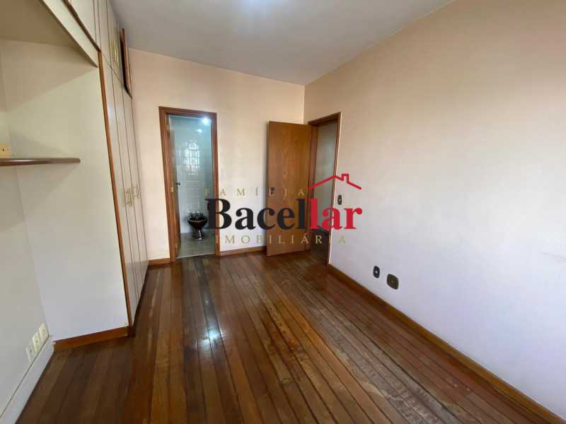 Cobertura, 3 quartos, 215 m² - Foto 12