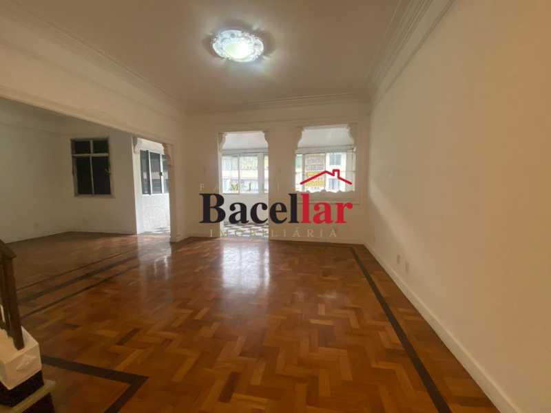 Apartamento, 3 quartos, 190 m² - Foto 2