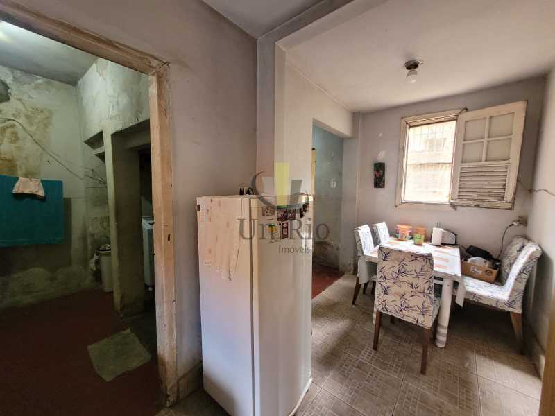 Casa à venda com 4 quartos, 111m² - Foto 14