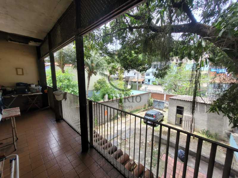 Casa à venda com 4 quartos, 111m² - Foto 4