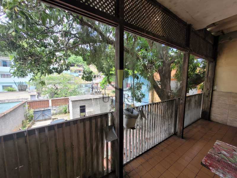 Casa à venda com 4 quartos, 111m² - Foto 1