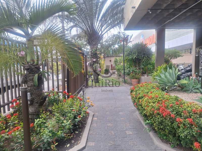 Apartamento à venda com 2 quartos, 65m² - Foto 15