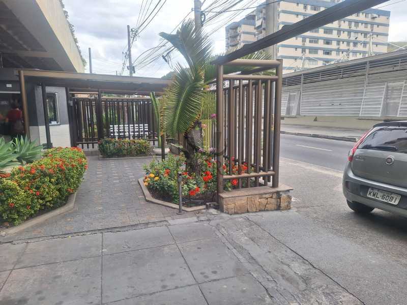 Apartamento à venda com 2 quartos, 65m² - Foto 21