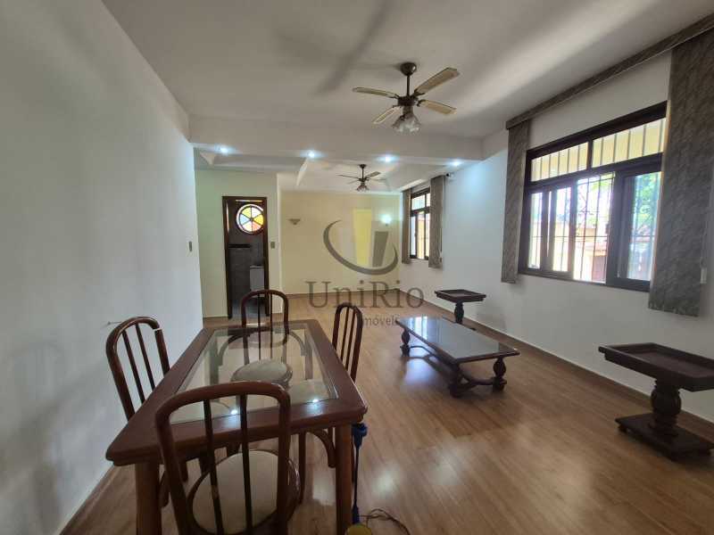 Casa, 4 quartos, 243 m² - Foto 3