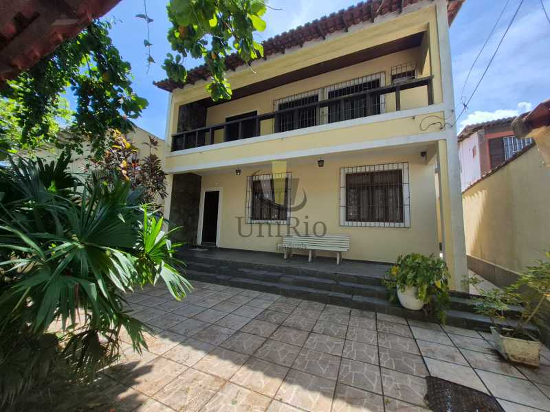 Casa, 4 quartos, 243 m² - Foto 1