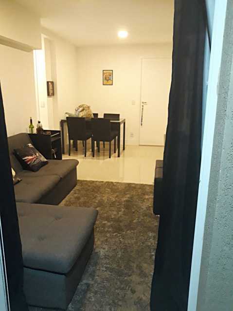 Apartamento à venda com 2 quartos, 63m² - Foto 2