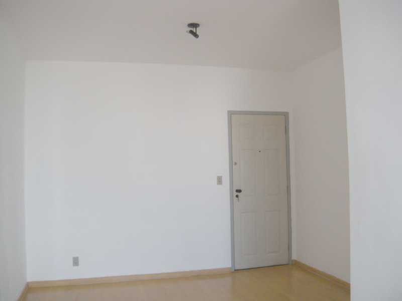 Apartamento à venda com 2 quartos, 67m² - Foto 2