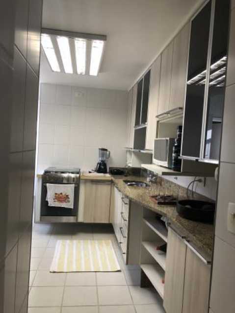 Apartamento à venda com 3 quartos, 140m² - Foto 8