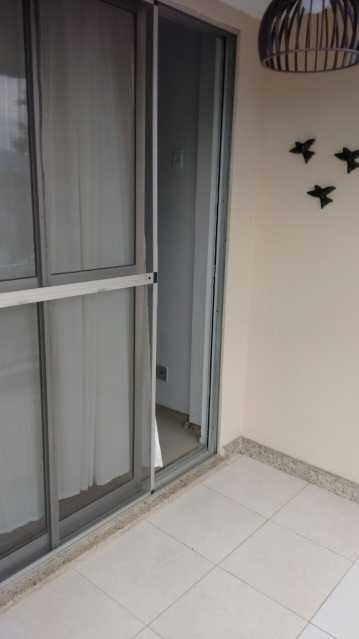 Apartamento à venda com 2 quartos, 65m² - Foto 2