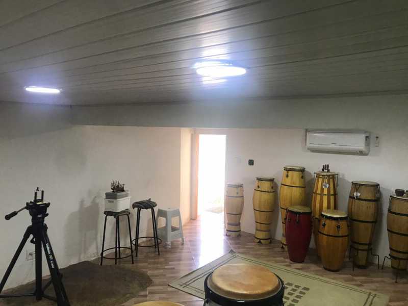 Casa de Condomínio à venda com 3 quartos, 270m² - Foto 9