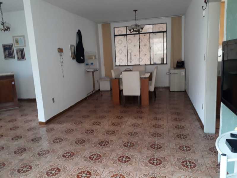 Casa à venda com 4 quartos, 200m² - Foto 5