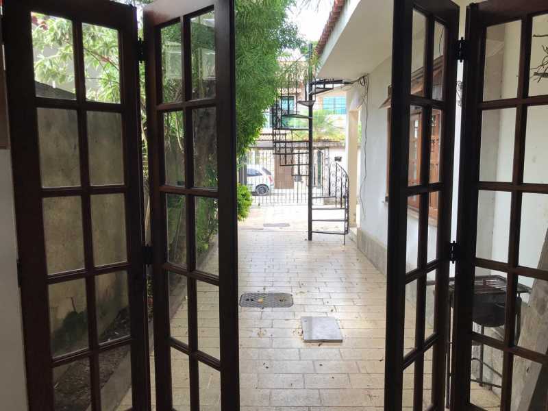 Casa de Condomínio à venda com 3 quartos, 184m² - Foto 3