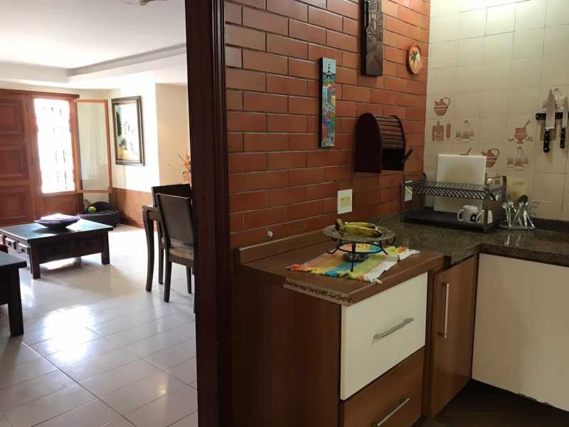 Casa de Condomínio à venda com 3 quartos, 184m² - Foto 8