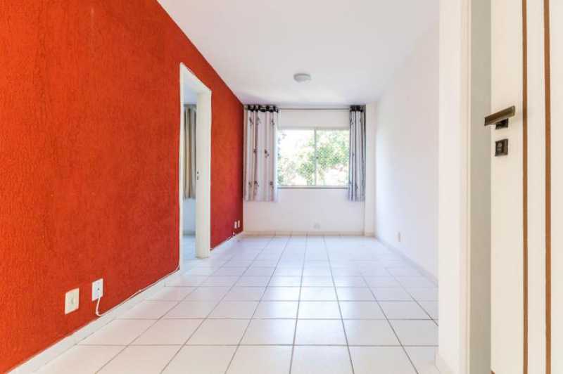 Apartamento à venda com 3 quartos, 65m² - Foto 2