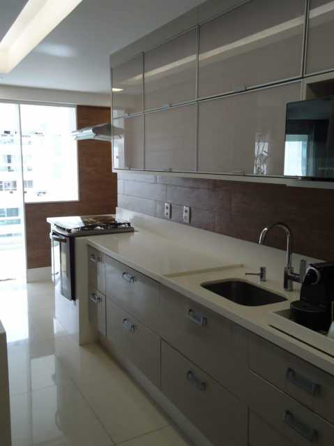 Apartamento à venda com 3 quartos, 122m² - Foto 13