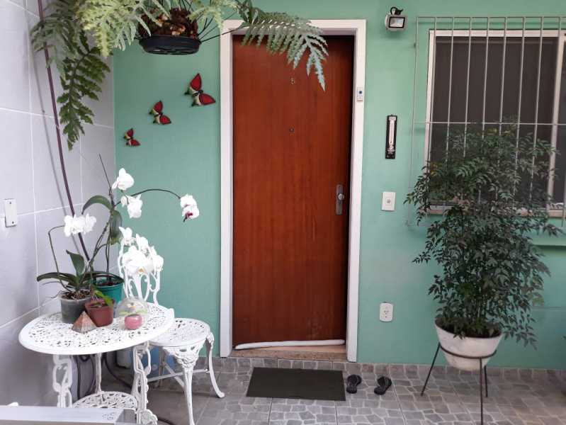 Casa à venda com 2 quartos, 90m² - Foto 2