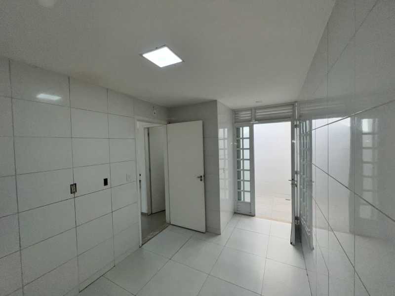 Casa de Condomínio à venda com 3 quartos, 100m² - Foto 11