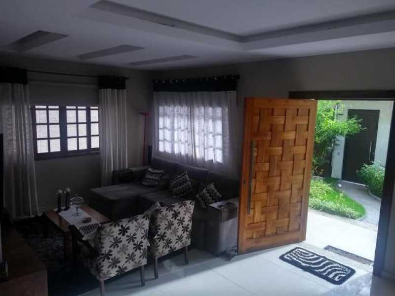 Casa de Condomínio à venda com 3 quartos, 230m² - Foto 3