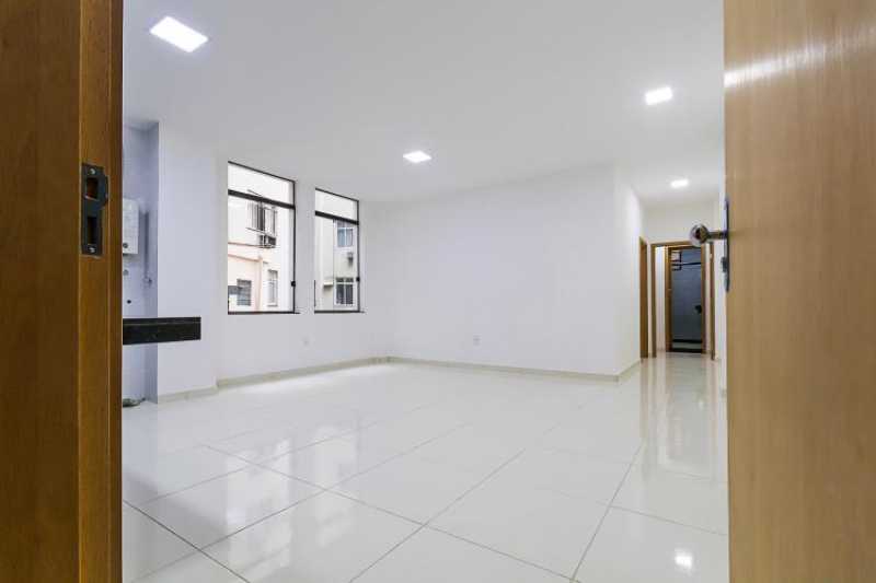 Apartamento à venda com 2 quartos, 75m² - Foto 1